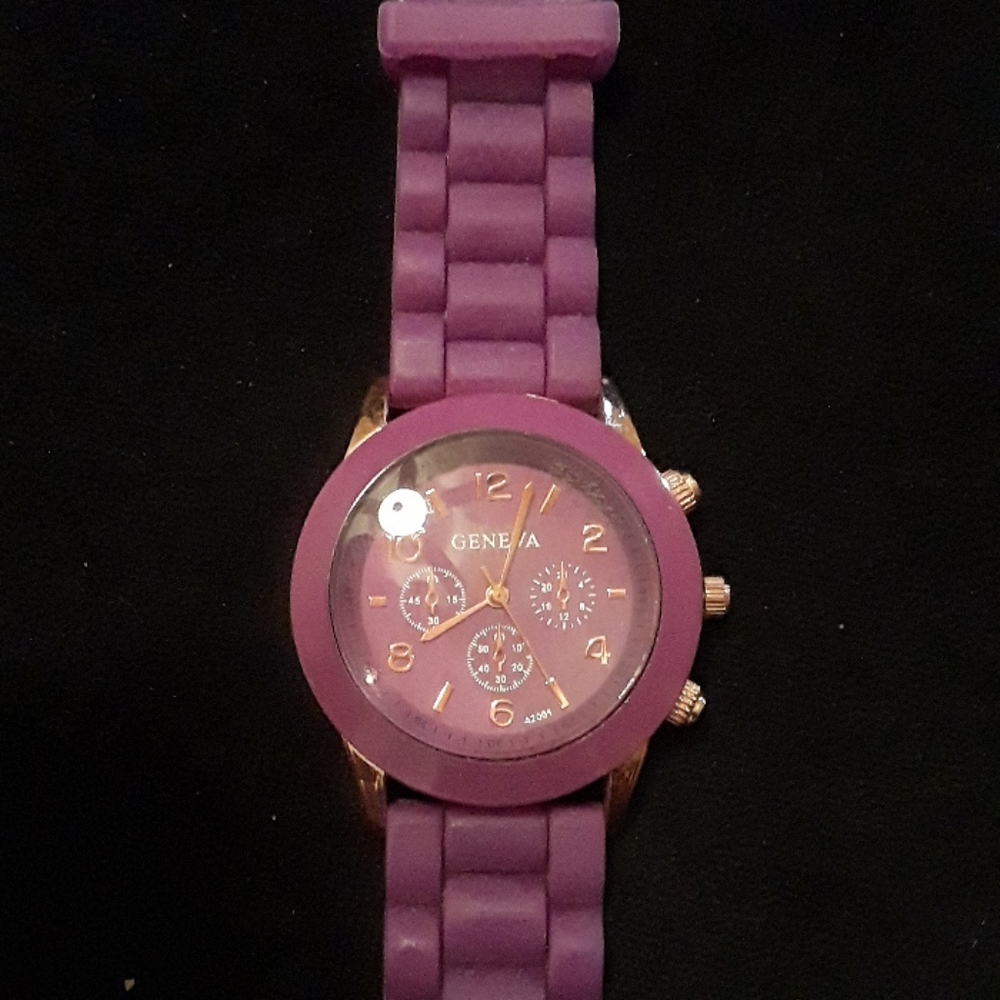 Geneva | Purple watch